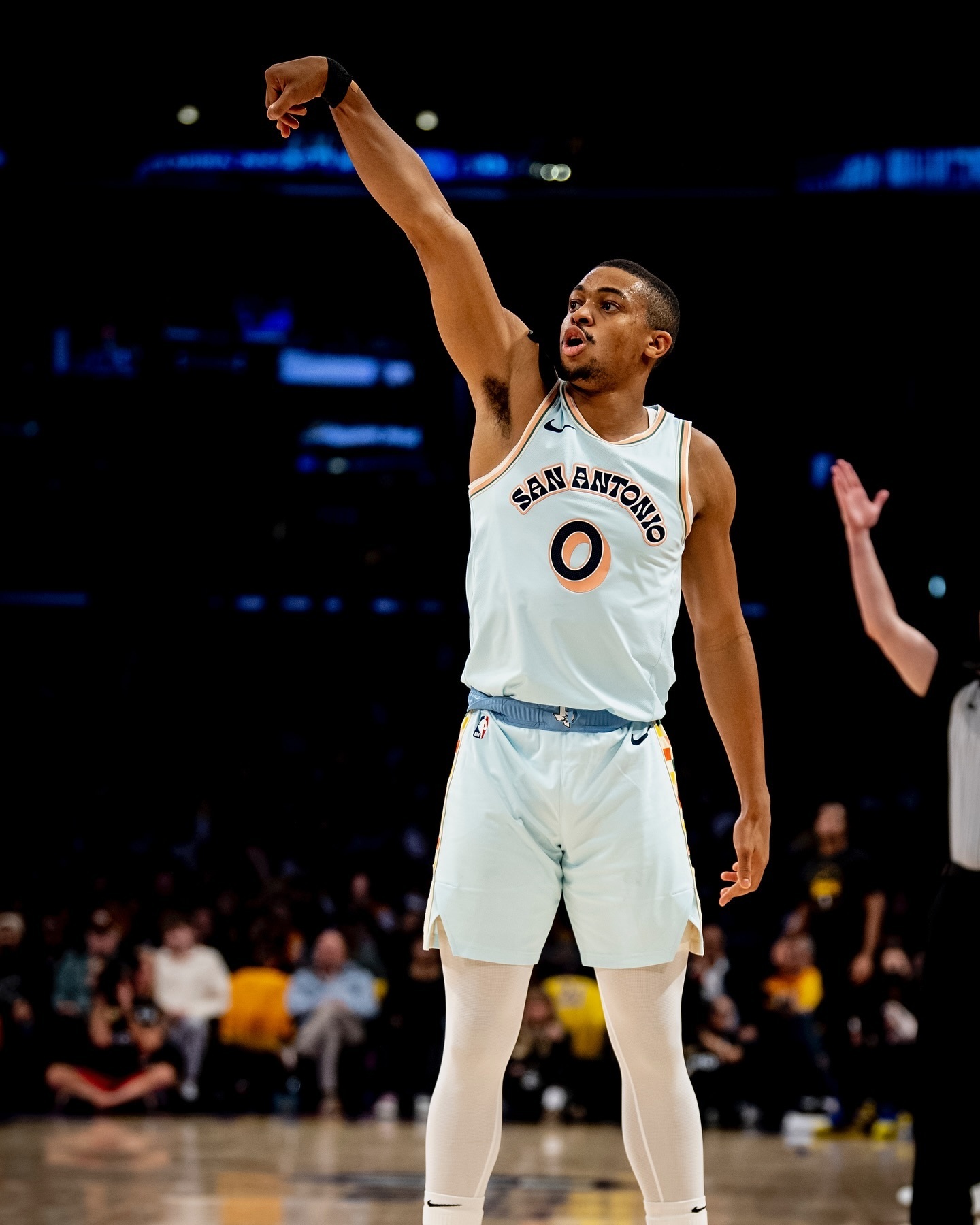 关于亚冠倒计时，圣安东尼奥马刺赛前复出首秀，细节引发关注，话题不断，团队化学反应显著的信息