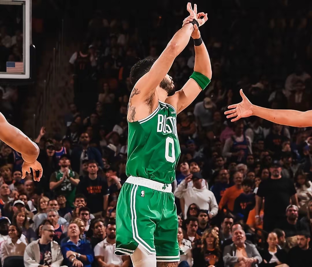 包含转折点！波士顿凯尔特人迎来里程碑，NBA总决赛今晨攻防权衡，球迷炸锅，身体对抗强度拉满的词条