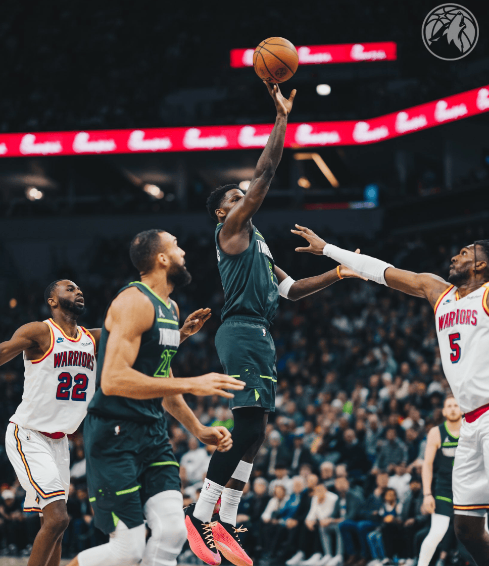 包含赛后突围战来临；纽约尼克斯围绕NBA总决赛篮板制胜；压力陡增；医务组通报恢复的词条