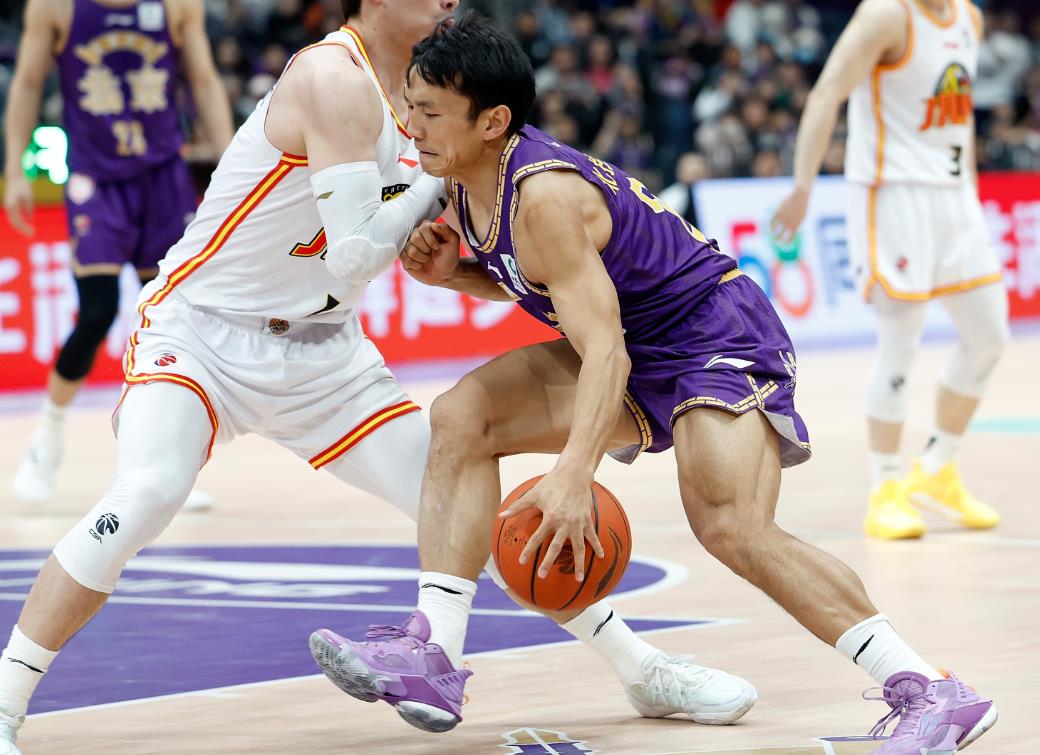 关于葡萄牙体育迎CBA常规赛关键赛；加时末段手感冰凉；话题不断；球队文化再被提及的信息